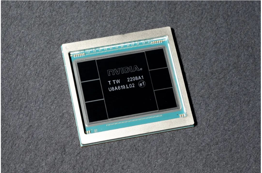 Nvidia的 H100 人工智能加速器，為何成為一顆被全球瘋搶的芯片？