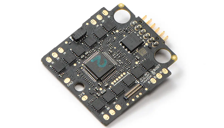 無人機(jī)集成電路板封裝技術(shù)原理與電路板清洗介紹