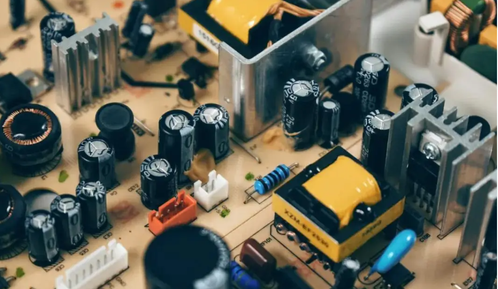 電子元器件失效的原因可分為內部因素和外部因素分析